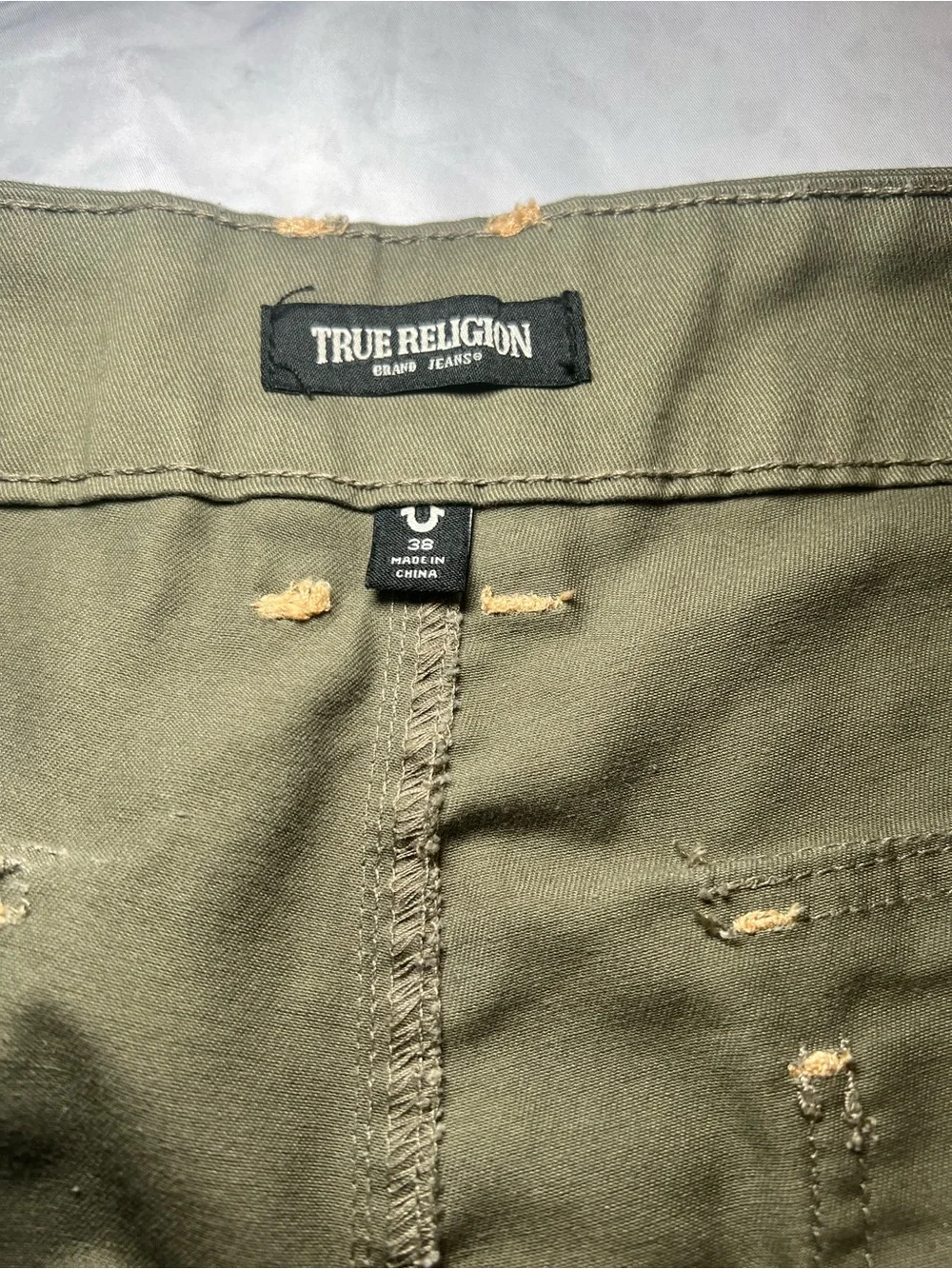 True Religion Men’s Utility Cargo Shorts,Horseshoe Stitching, Olive Green, 38